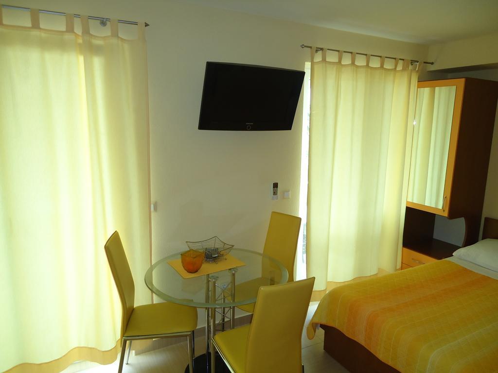 Villa Grgo Apartments Tucepi Room photo
