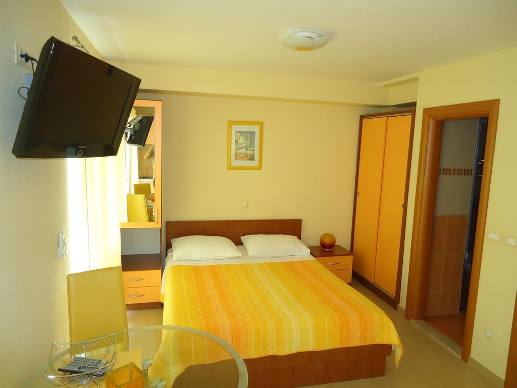 Villa Grgo Apartments Tucepi Room photo